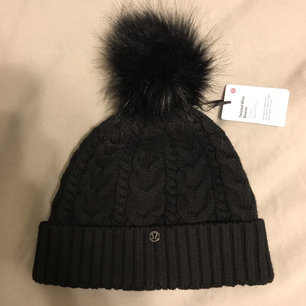 Lululemon Twisted Bliss beanie- black